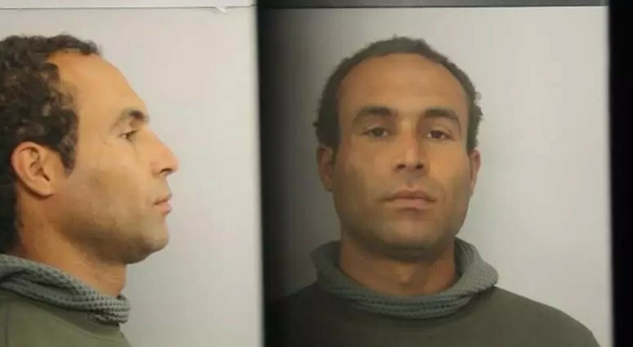 Espulso sfugge ai poliziotti durante l