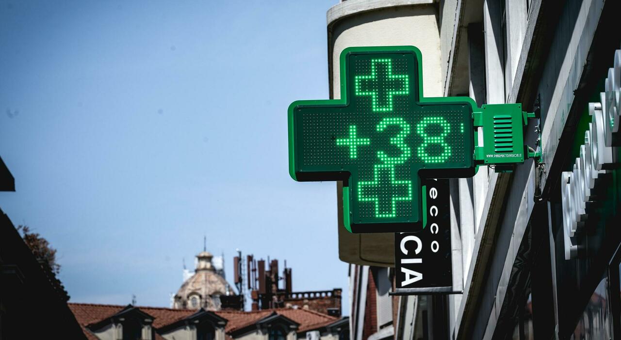 https://statics.cedscdn.it/photos/MED_HIGH/2025/07/02/8932832_02085730_caldo_allerta_rossa_citta_meteo_grandine_nubifragi_temperature_oggi_2_7_2025.jpg