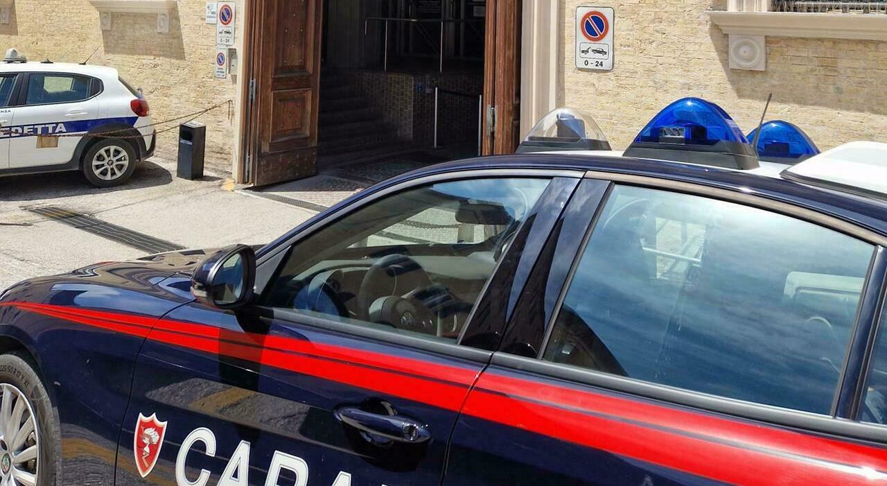 «Che cosa guardi?». Senigallia, pugni nel sottopasso con il poliziotto in bici aggredito dai vacanzieri