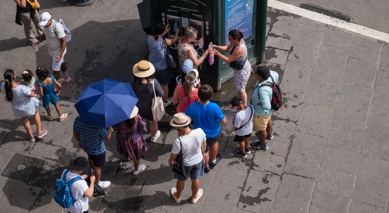 Caldo killer in Italia: «Temperature fino a 40 gradi, già 4 morti». È allerta da bollino rosso in 20 città