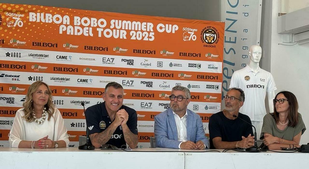 È il giorno della Bobo Summer Cup. Vieri esulta: «Grazie, siete fantastici». I match di padel dalle 18,30 alla Cesanella: c?è posto per 1.300 spettatori. Sfilata di vip in città È il giorno della Bobo Summer Cup. Vieri esulta: «Grazie, siete fantastici». I match di padel dalle 18,30 alla Cesanella: c?è posto per 1.300 spettatori. Sfilata di vip in città
