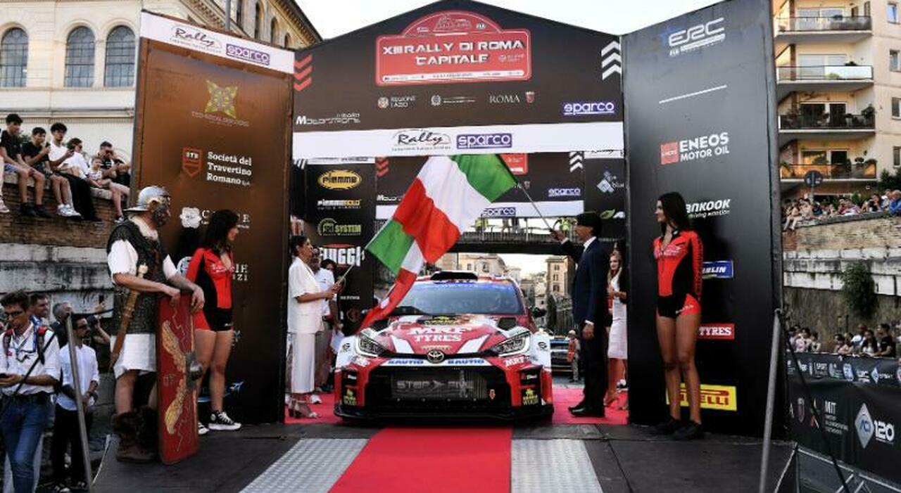 La partenza dal centro della Capitale del Rally di Roma