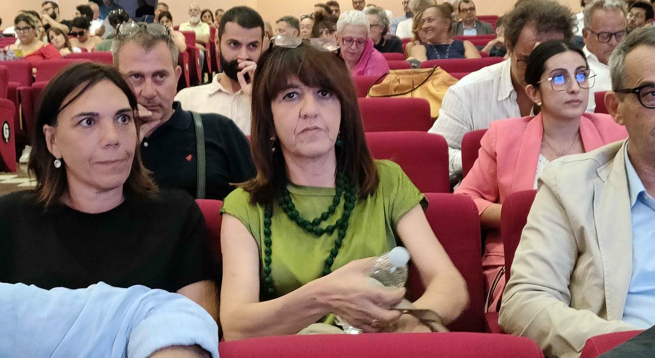 Elezioni, Melica si ritira. Aiello vicina al rettorato, ma resta il nodo Rizzello: che succede ora? Tutti gli scenari Elezioni, Melica si ritira. Aiello vicina al rettorato, ma resta il nodo Rizzello: che succede ora? Tutti gli scenari