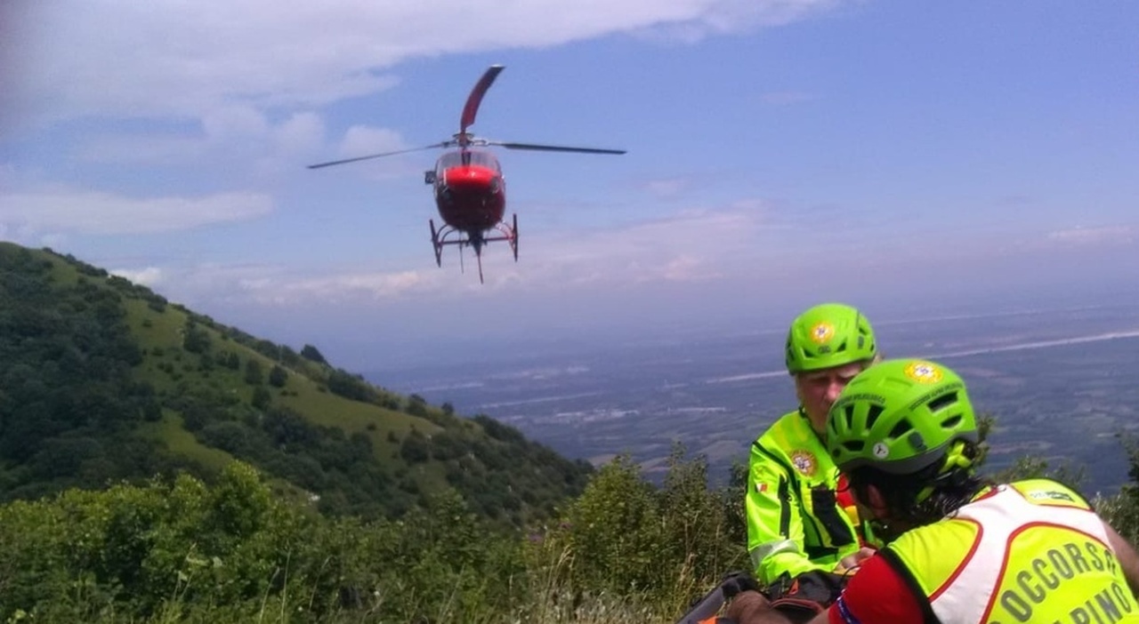 Escursionista di 57 anni precipita dal sentiero e finisce tra le rocce sotto gli occhi degli amici, è in fin di vita Escursionista di 57 anni precipita dal sentiero e finisce tra le rocce sotto gli occhi degli amici, è in fin di vita