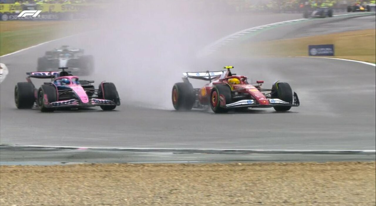 GP Silverstone, diretta: Piastri e Norris davanti, Hamilton supera Stroll, sale quarto e mette nel mirino Hulkenberg GP Silverstone, diretta: Piastri e Norris davanti, Hamilton supera Stroll, sale quarto e mette nel mirino Hulkenberg