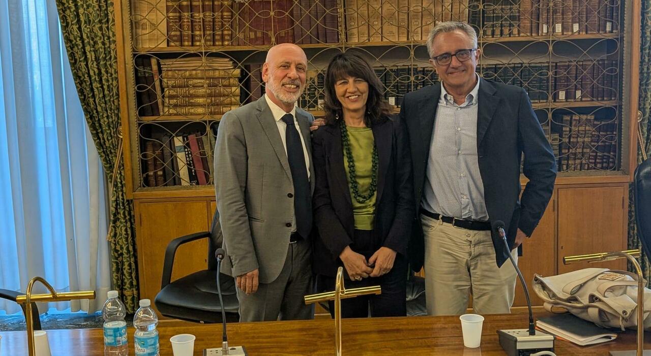 Unisalento, anche Salvatore Rizzello si ritira dalla corsa al rettorato. Maria Antonietta Aiello sarà la prima rettrice Unisalento, anche Salvatore Rizzello si ritira dalla corsa al rettorato. Maria Antonietta Aiello sarà la prima rettrice