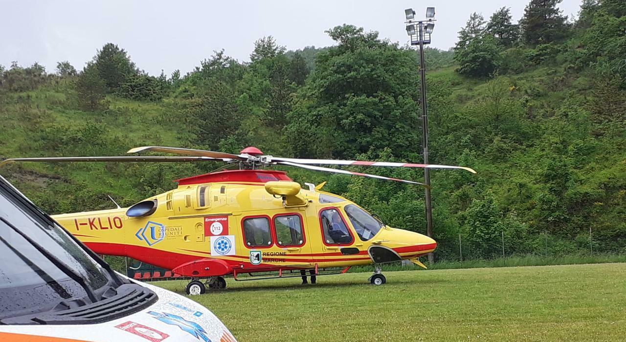 San Benedetto, neonato si sente male in casa: crollano i parametri vitali, parte l San Benedetto, neonato si sente male in casa: crollano i parametri vitali, parte l