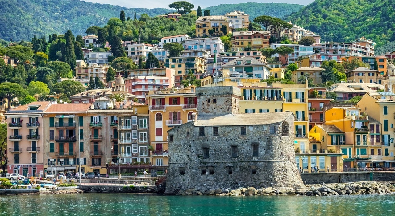 https://statics.cedscdn.it/photos/MED_HIGH/2025/07/06/8941275_06201052_7287506_14171834_rapallo_usura.jpg
