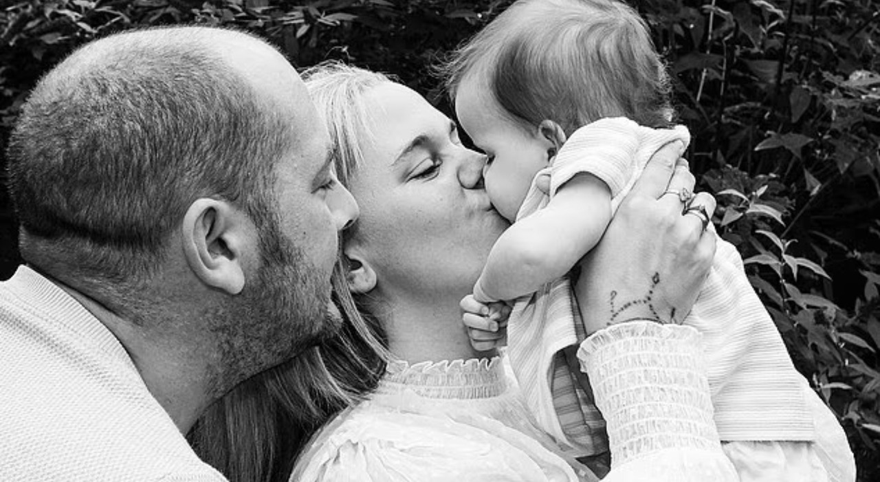 Raccolta fondi per il figlio malato di cancro, il bimbo muore ma i genitori non restituiscono i soldi: «Ci porteremo l Raccolta fondi per il figlio malato di cancro, il bimbo muore ma i genitori non restituiscono i soldi: «Ci porteremo l