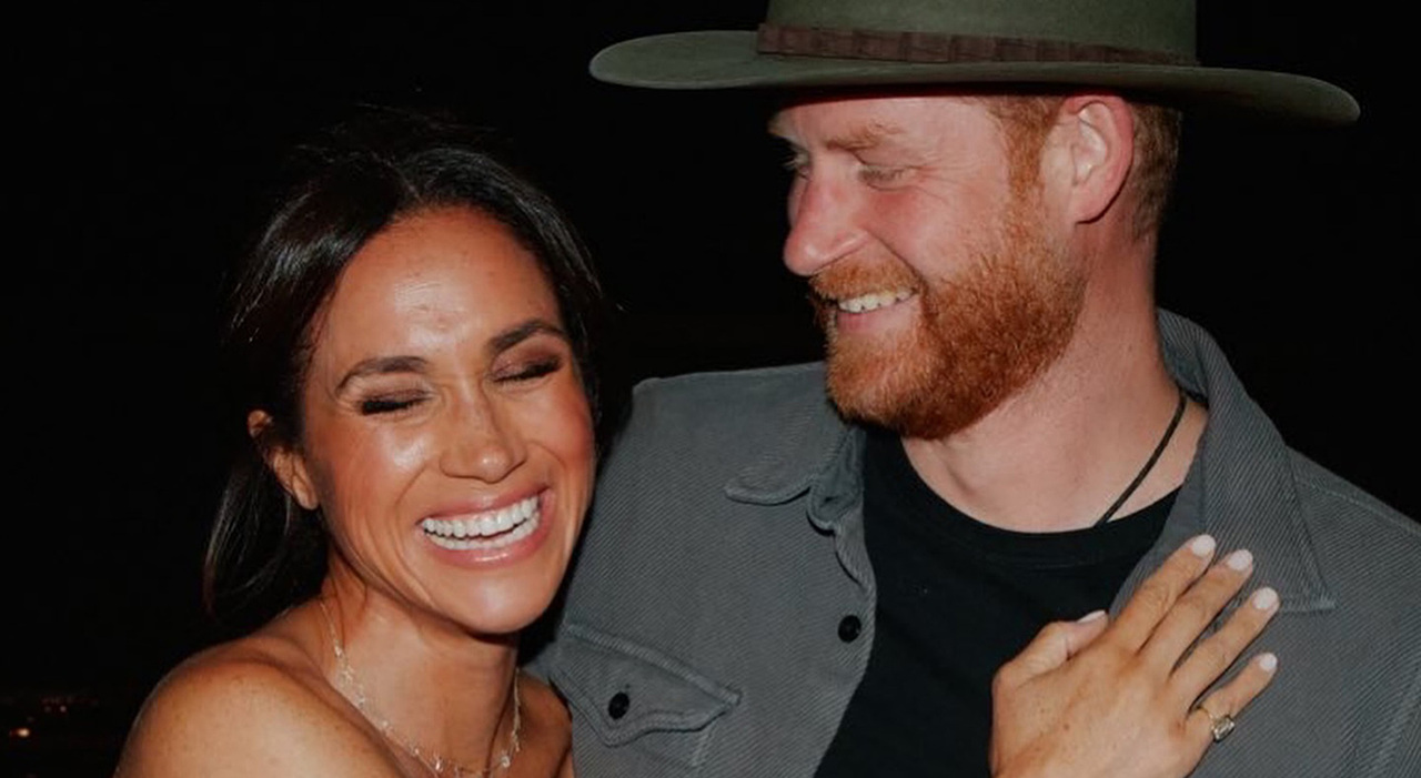 https://statics.cedscdn.it/photos/MED_HIGH/2025/07/07/8942771_07164936_meghan_markle_licenziano_dipendenti_senza_soldi_casa_mutuo_oggi_7_7_2025_2_.jpg