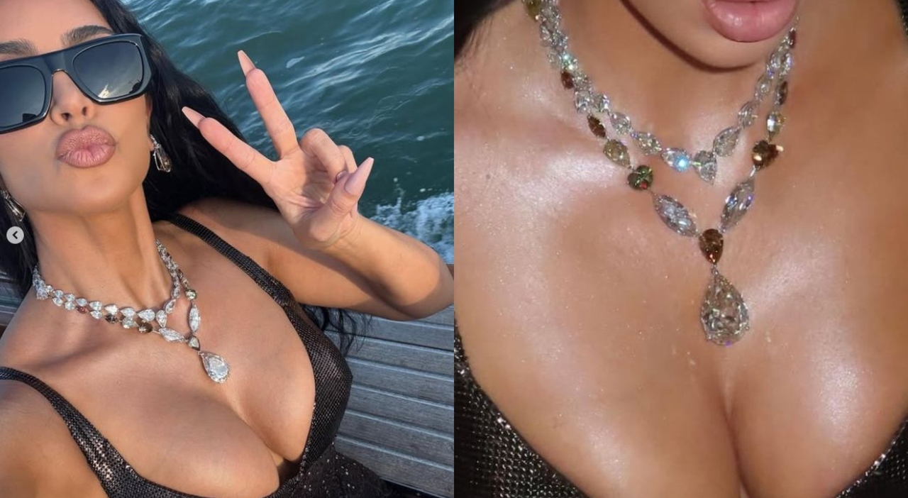 https://statics.cedscdn.it/photos/MED_HIGH/2025/07/07/8942824_07175237_kim_kardashian_fiumi_carati_diamanti_collana_orecchini_anelli_matrimonio_jeff_bezos_lauren_sanchez_oggi_7_7_2025.jpg