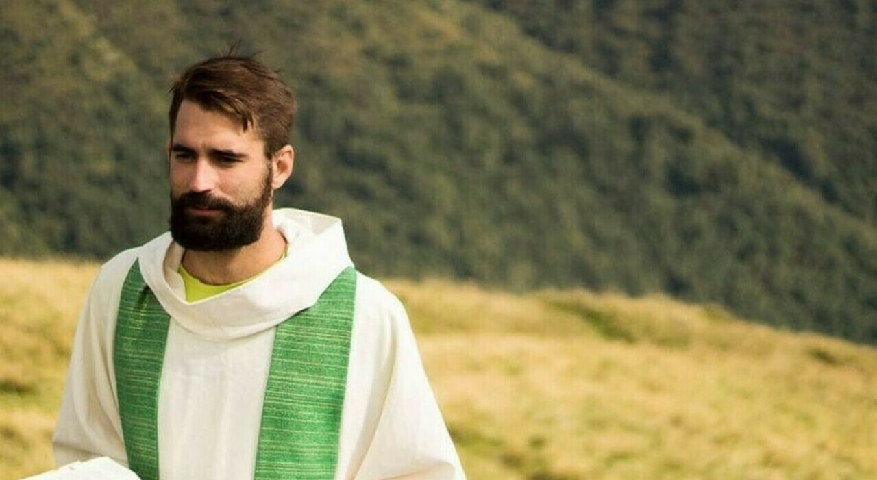 Don Matteo Balzano suicida, la Chiesa sconvolta e il burnout anche tra i preti: «Dobbiamo ascoltare di più» Don Matteo Balzano suicida, la Chiesa sconvolta e il burnout anche tra i preti: «Dobbiamo ascoltare di più»
