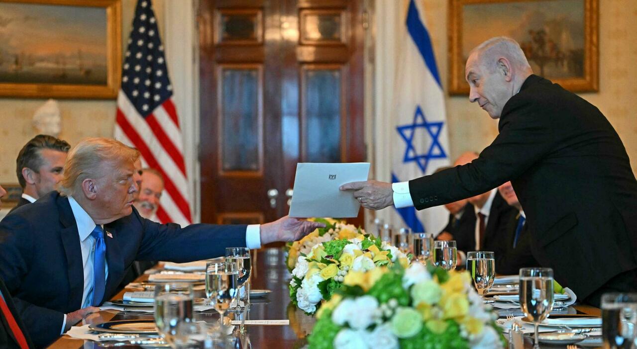 https://statics.cedscdn.it/photos/MED_HIGH/2025/07/08/8944346_08091850_trump_netanyahu.jpg