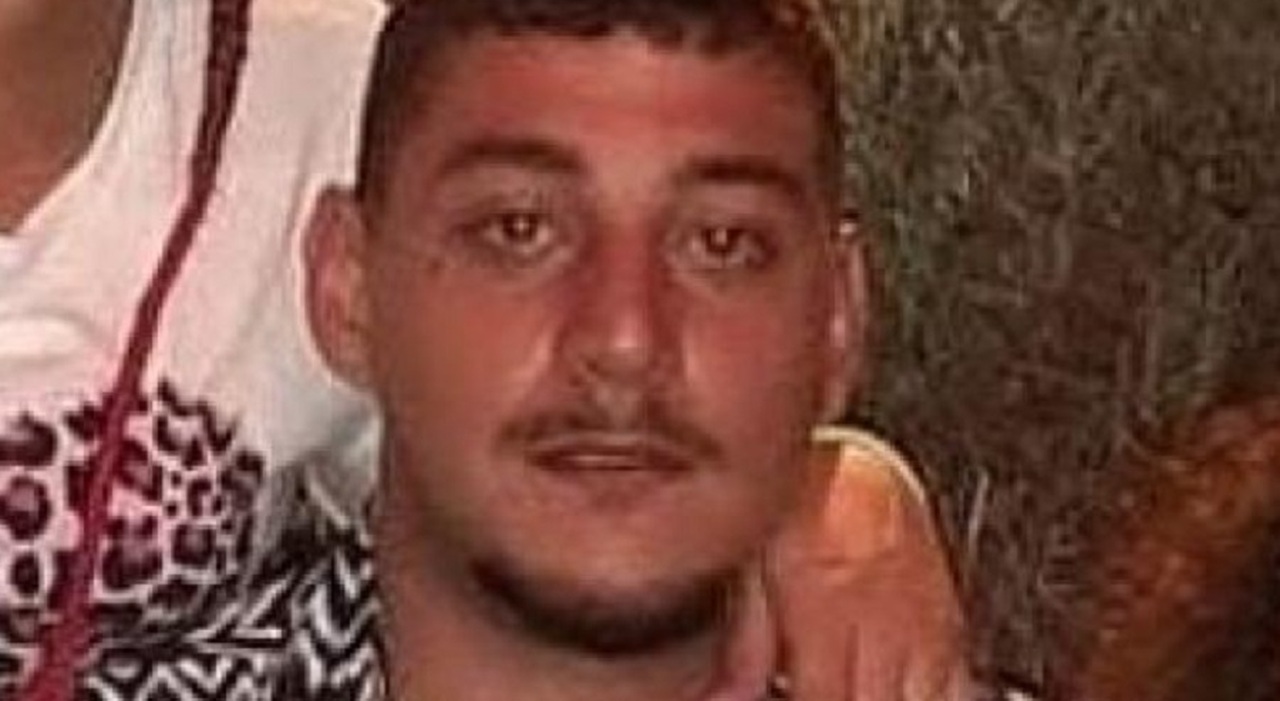 https://statics.cedscdn.it/photos/MED_HIGH/2025/07/08/8944619_08144033_antonio_esposito.jpg