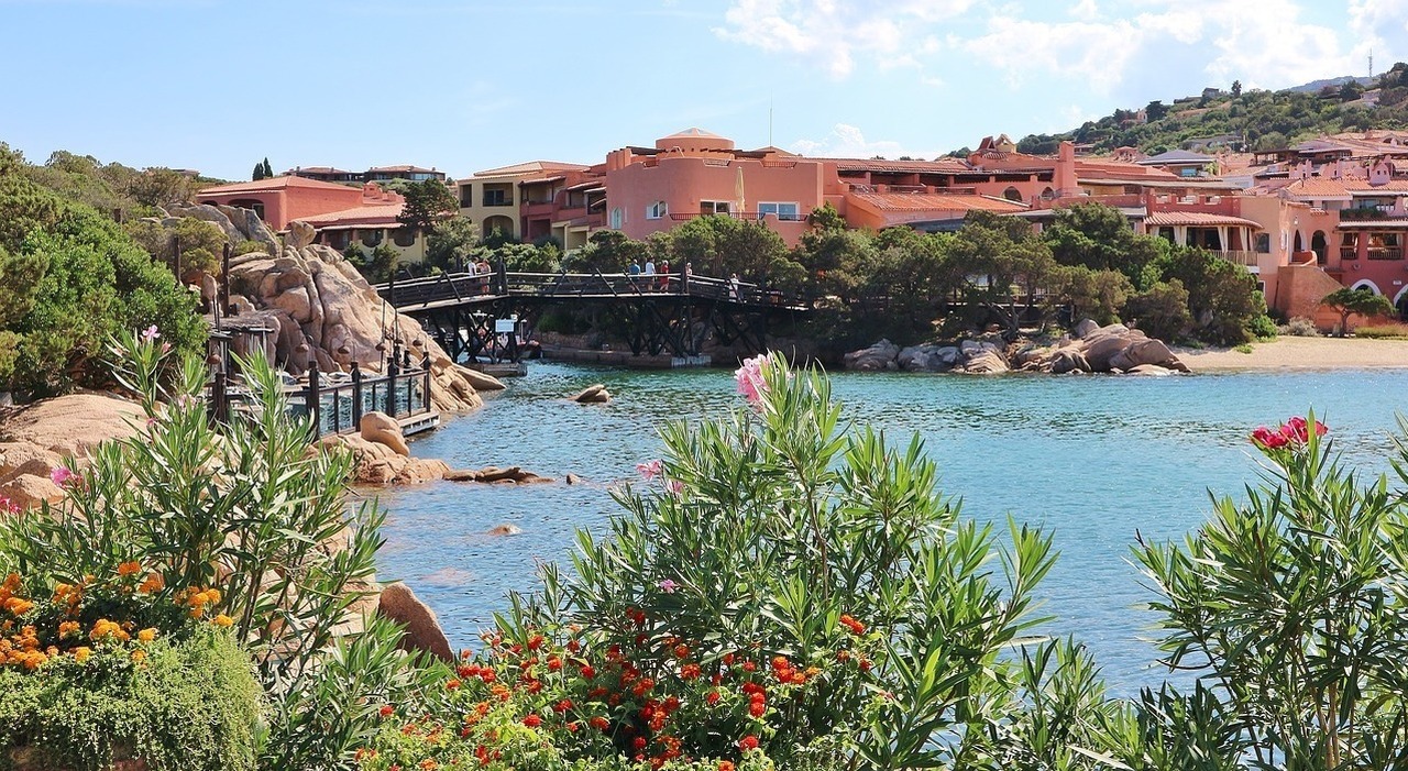 Ragazza di 25 anni muore a Porto Cervo: travolta e uccisa sulle strisce da un suv, alla guida una turista ...
