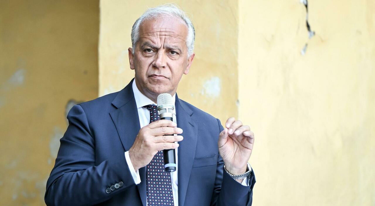 Piantedosi respinto in Libia con delegazione ministri Ue, Bengasi: «Ingresso illegale, persone non gradite». Fonti: «Una incomprensione» Piantedosi respinto in Libia con delegazione ministri Ue, Bengasi: «Ingresso illegale, persone non gradite». Fonti: «Una incomprensione»