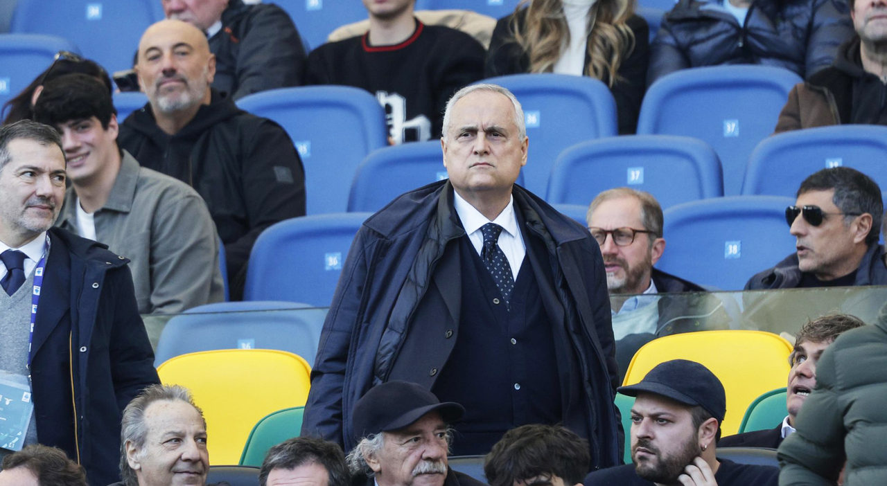 Lotito ricoverato al Gemelli, il malore in Senato. «Problemi respiratori, necessari accertamenti» Lotito ricoverato al Gemelli, il malore in Senato. «Problemi respiratori, necessari accertamenti»