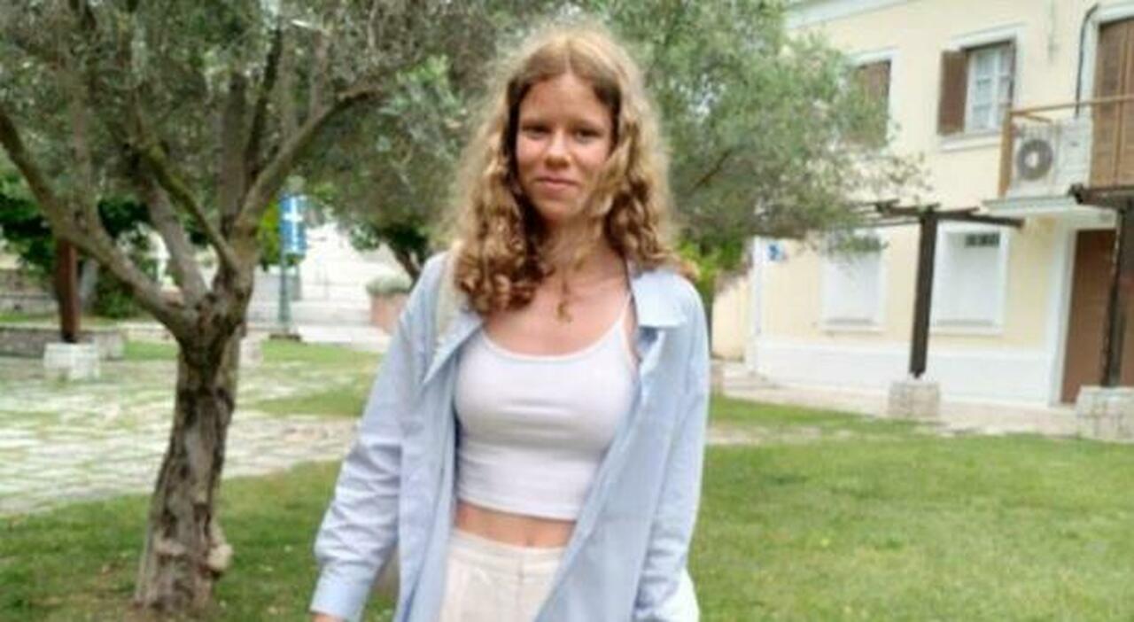 Mariia Buhaiova si uccide a 18 anni dopo la fine dello stage: «A Kiev non ci torno». Trovata impiccata a un albero Mariia Buhaiova si uccide a 18 anni dopo la fine dello stage: «A Kiev non ci torno». Trovata impiccata a un albero