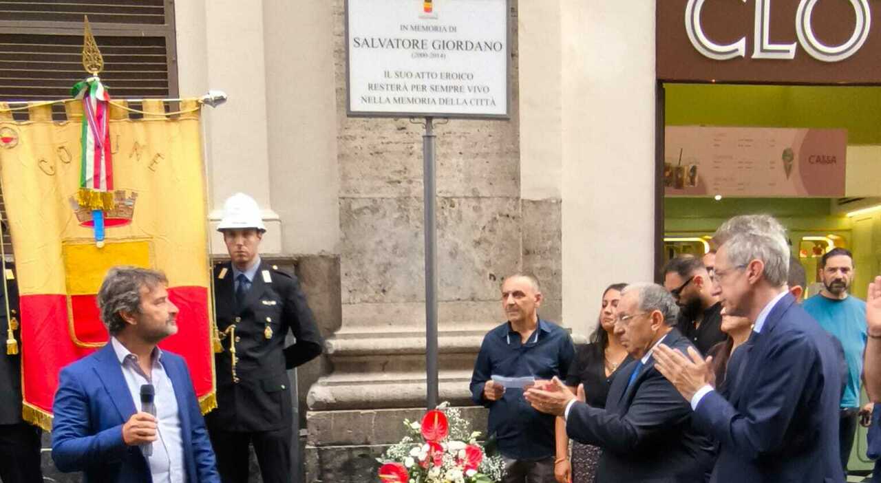 napoli una targa in memoria di salvatore giordano il suo sacrificio patrimonio di questa citt224