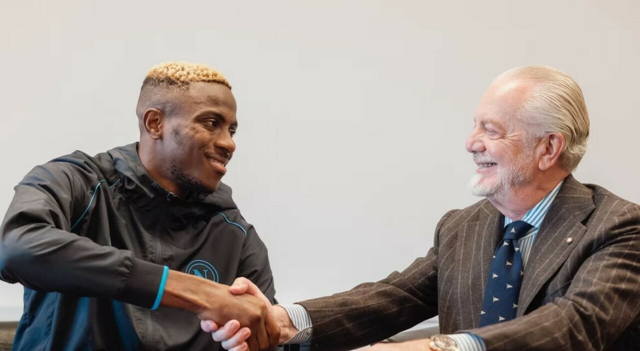 Calciomercato Napoli, Osimhen a un passo dal Galatasaray: mancano le fideiussioni per la cessione