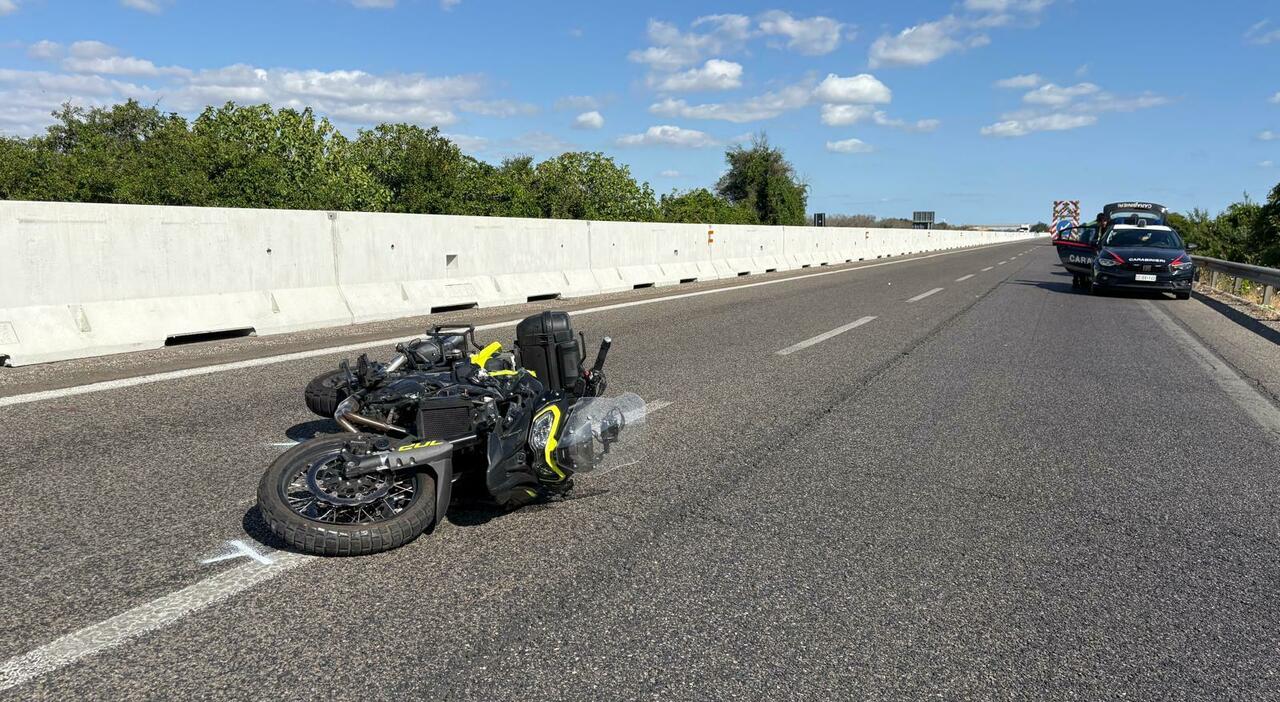 Incidente sulla superstrada Brindisi Lecce, grave motociclista: perde una gamba Incidente sulla superstrada Brindisi Lecce, grave motociclista: perde una gamba