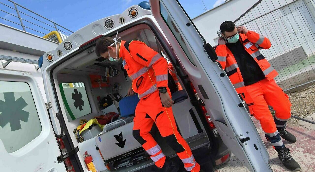 Bracciante agricolo trovato morto in un campo di mais dai colleghi, il 43enne era lì da almeno due settimane: indagini in corso Bracciante agricolo trovato morto in un campo di mais dai colleghi, il 43enne era lì da almeno due settimane: indagini in corso