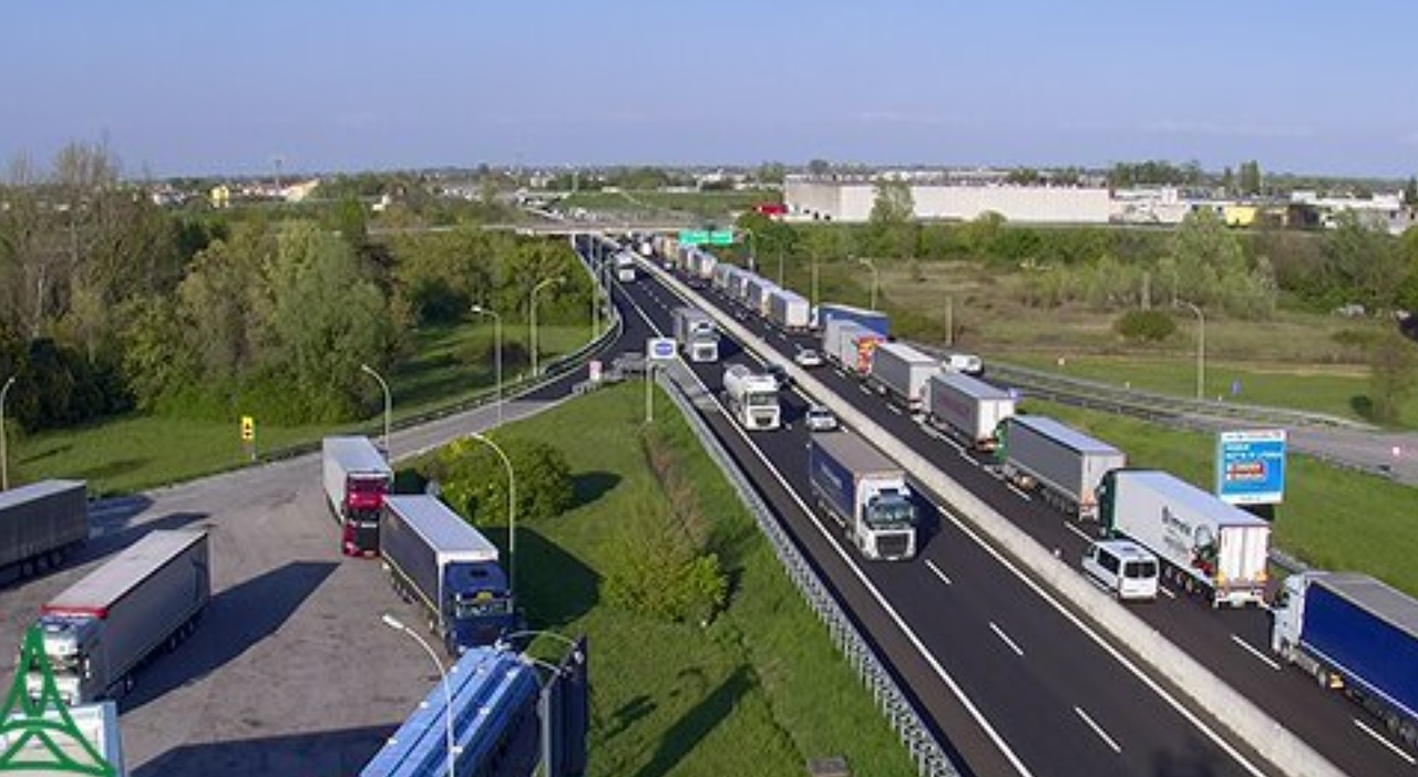 incidente fra tre camion in a4 traffico in tilt in autostrada tra san don224 e cessalto