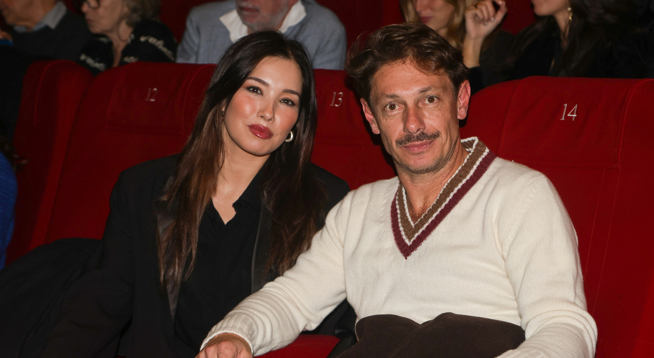 https://statics.cedscdn.it/photos/MED_HIGH/2025/07/10/8949097_10212551_giorgio_pasotti_claudia_tosoni_fidanzata_chi_e_cosa_ha_detto_oggi_10_7_2025.jpg
