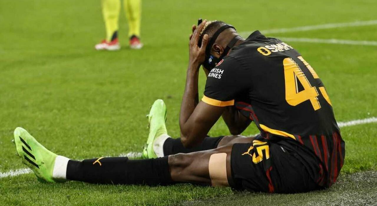 Calciomercato Napoli, Osimhen resta in azzurro: tutto da rifare con il Galatasaray Calciomercato Napoli, Osimhen resta in azzurro: tutto da rifare con il Galatasaray