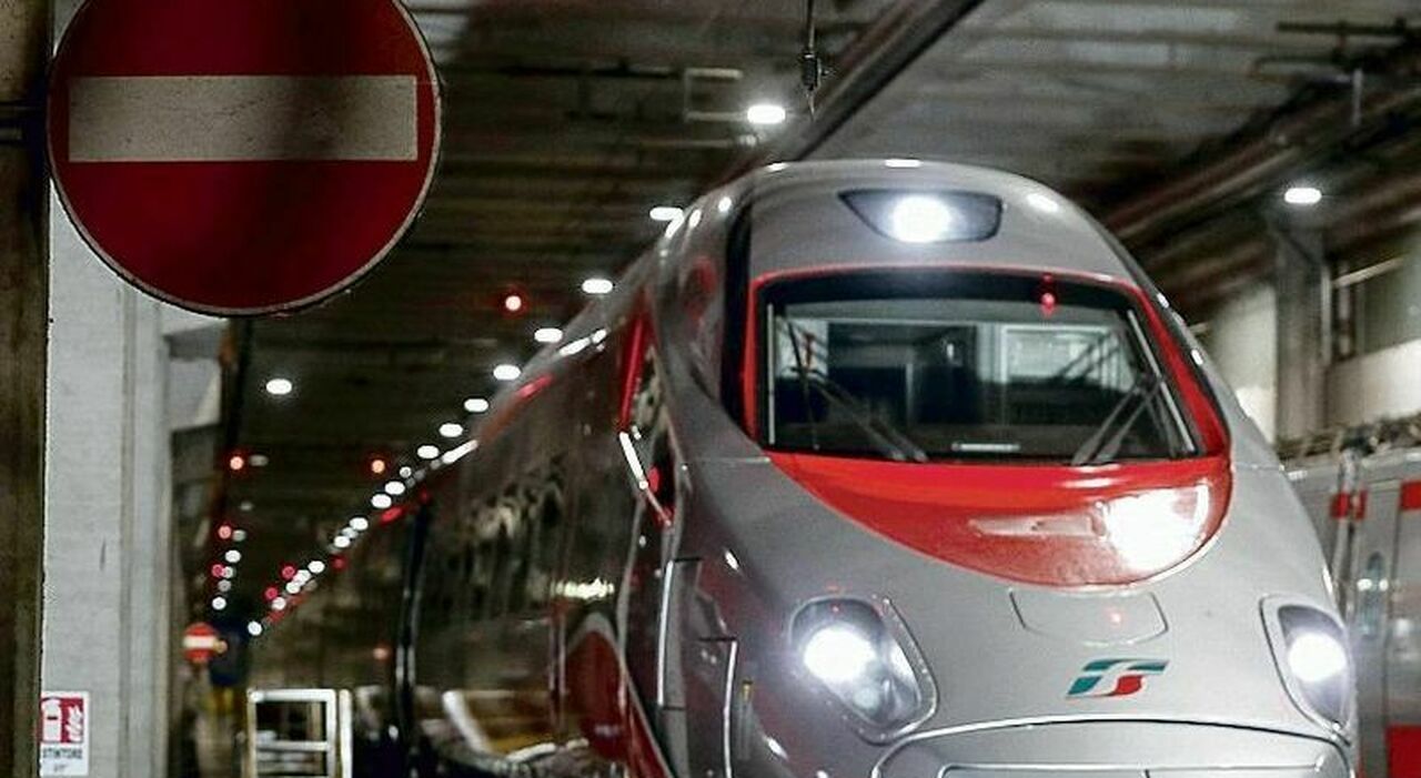 Treni in tilt, odissea in Puglia. Guasto tecnico sulla linea: convogli bloccati e ritardi fino a tre ore Treni in tilt, odissea in Puglia. Guasto tecnico sulla linea: convogli bloccati e ritardi fino a tre ore
