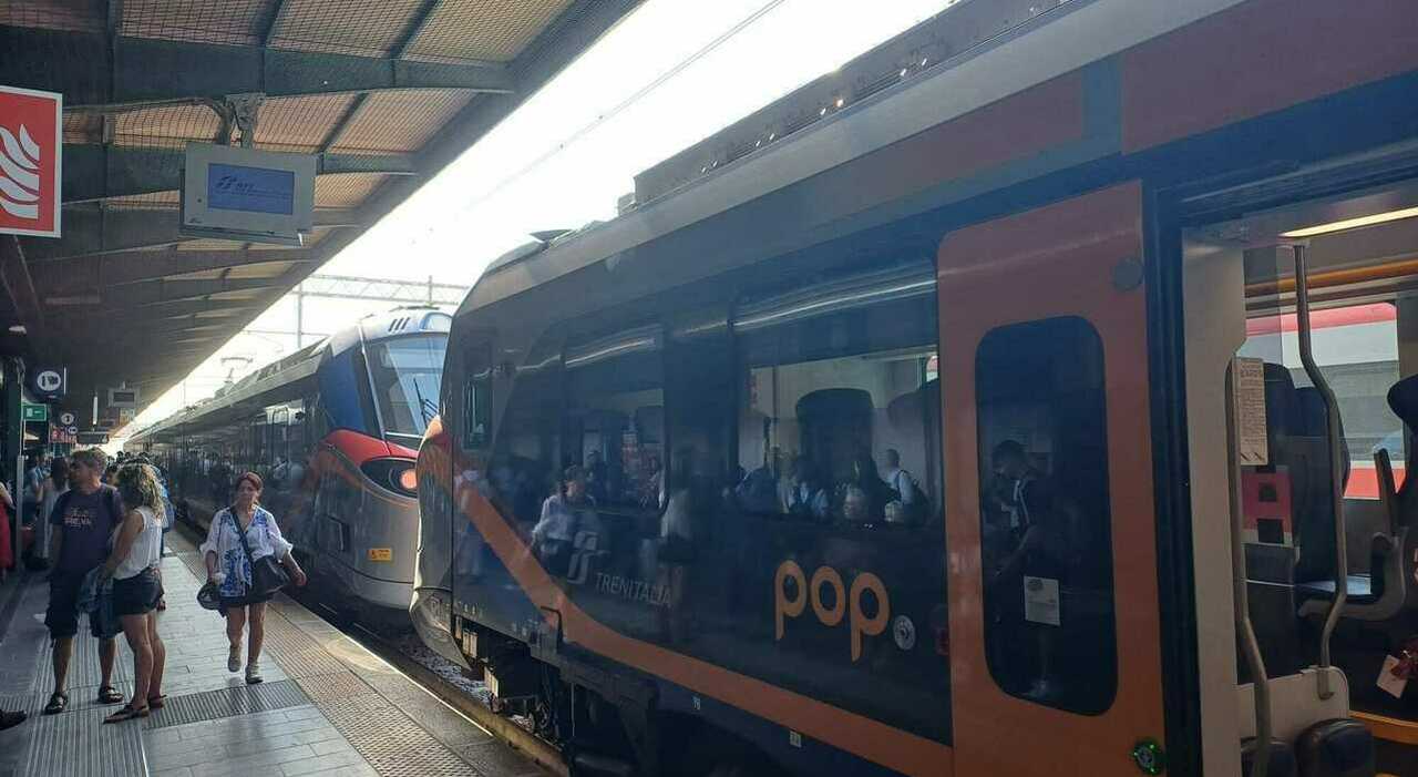 treni altra giornata nera in puglia prima un guasto elettrico ora un altro incendio ritardi blocchi e bus sostitutivi