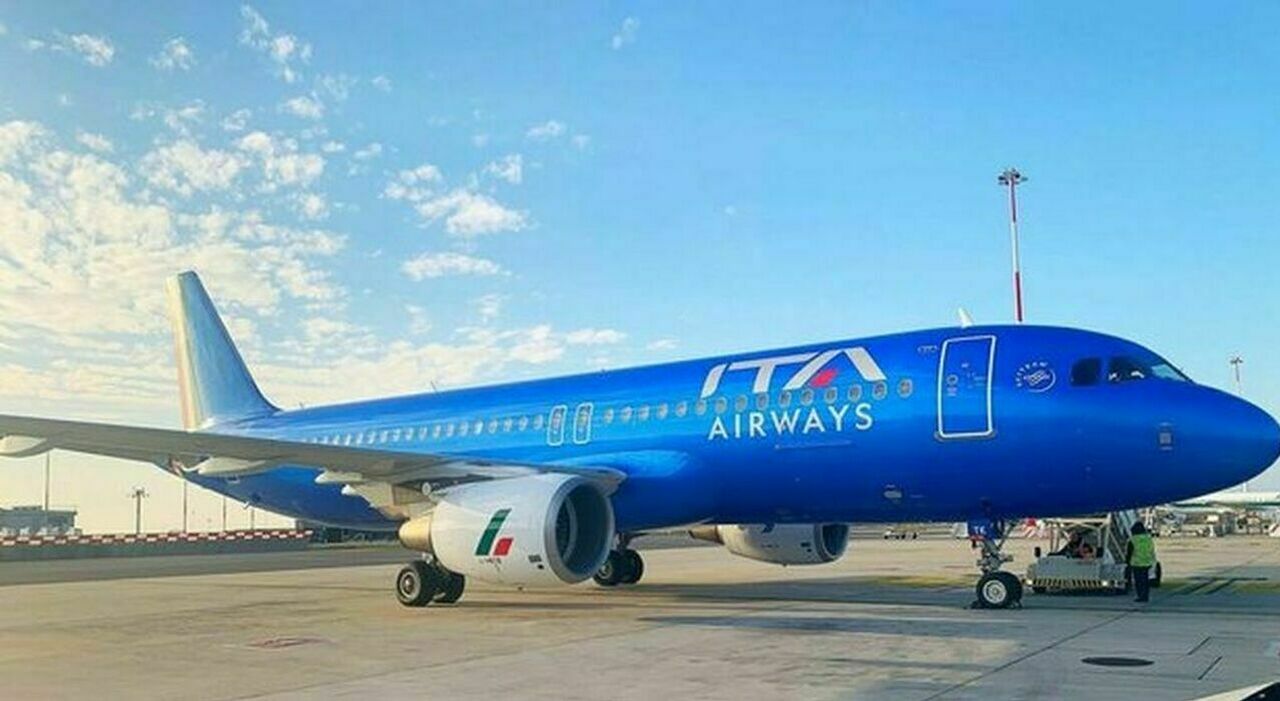 https://statics.cedscdn.it/photos/MED_HIGH/2025/07/11/8951002_11184518_bird_strike_ita_palermo_milano.jpg