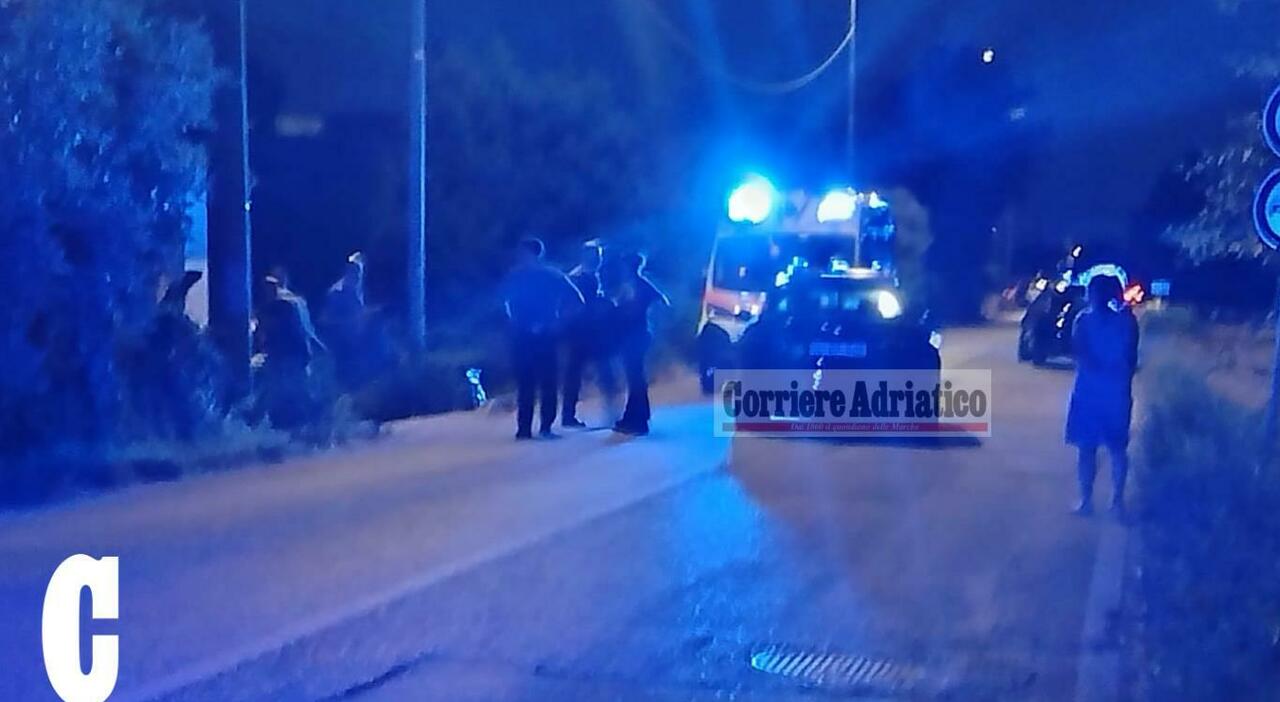Orrore a Marotta, fa irruzione alla festa di compleanno di una bambina: spara alla mamma e uccide la nonna. In salvo tutte le piccole invitate Orrore a Marotta, fa irruzione alla festa di compleanno di una bambina: spara alla mamma e uccide la nonna. In salvo tutte le piccole invitate