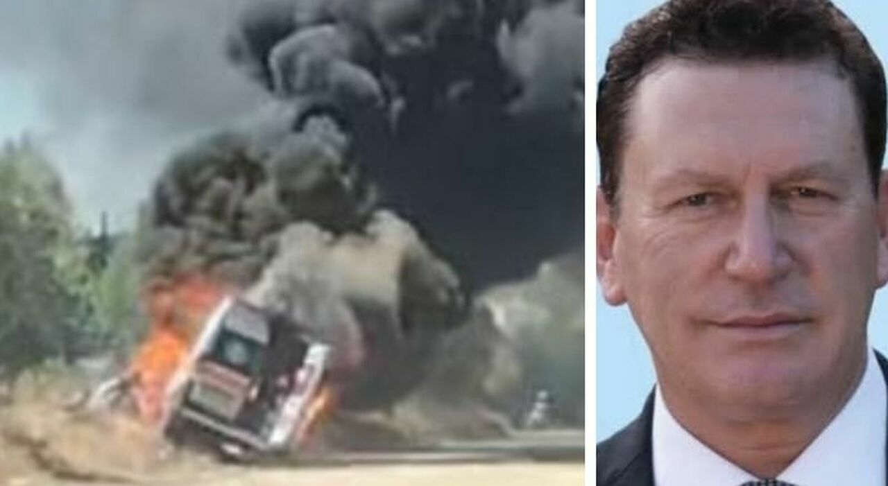Tragico incidente in Puglia: scontro auto ambulanza, i mezzi vanno a fuoco. Muore ex sindaco, 5 feriti Tragico incidente in Puglia: scontro auto ambulanza, i mezzi vanno a fuoco. Muore ex sindaco, 5 feriti
