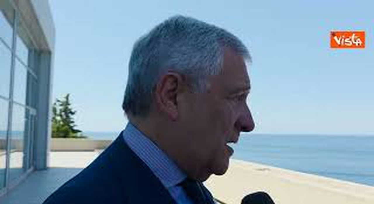 https://statics.cedscdn.it/photos/MED_HIGH/2025/07/12/8952727_poster.jpg