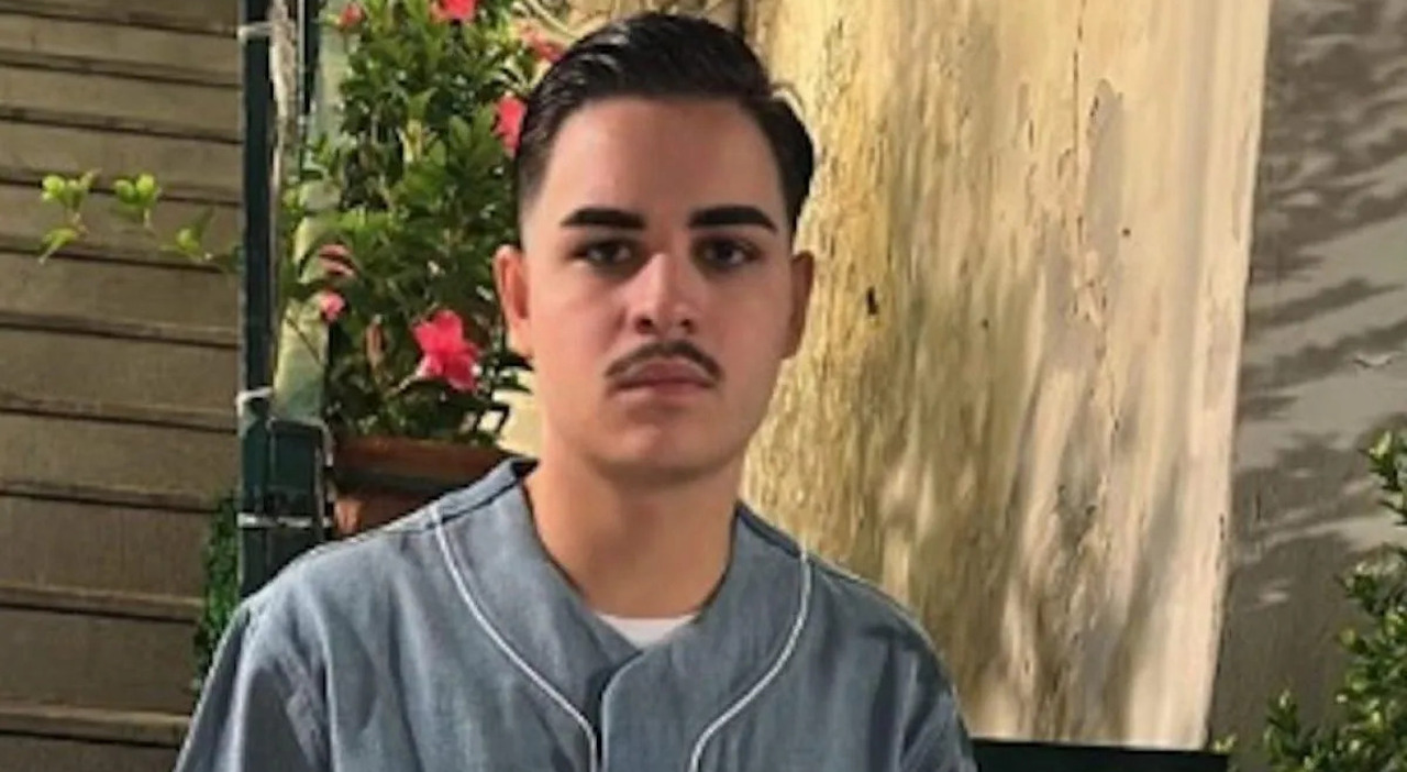 Arcangelo Correra morto a Napoli: arrestato il padre con 500 dosi di droga Arcangelo Correra morto a Napoli: arrestato il padre con 500 dosi di droga