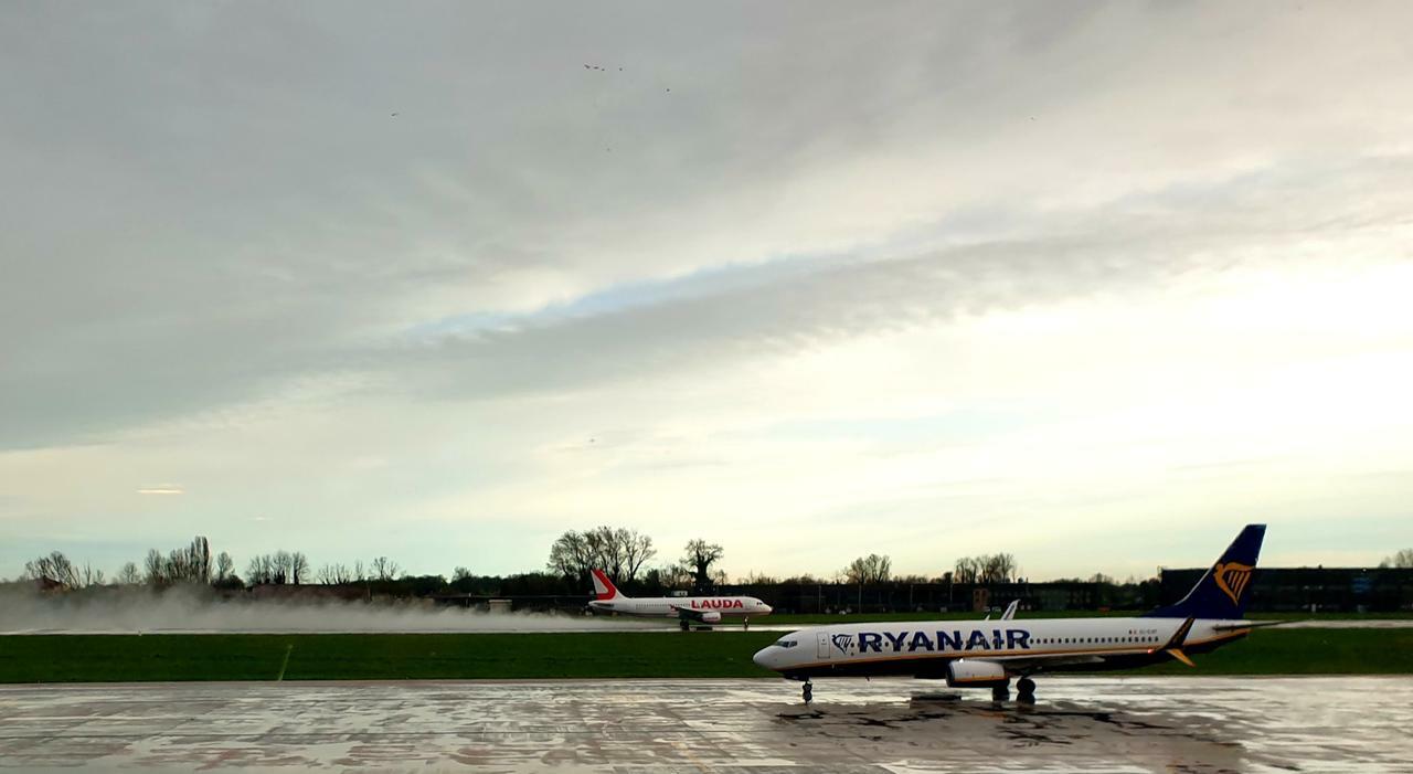 Aeroporto, 20mila screening sulla salute: «In 20 anni tumori e mortalità nella norma». Ora le lettere ai residenti