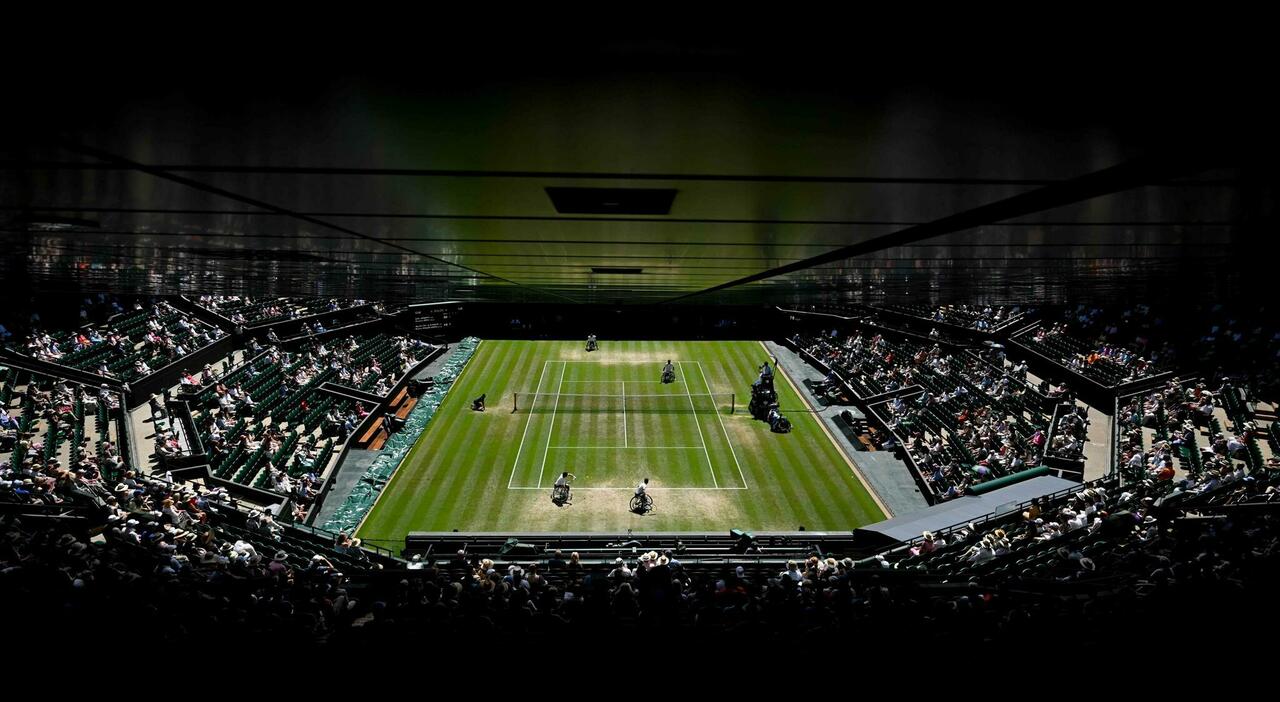Sinner Alcaraz, oggi finale di Wimbledon 2025: quando si gioca, orario e dove vederla in chiaro (tv e streaming) Sinner Alcaraz, oggi finale di Wimbledon 2025: quando si gioca, orario e dove vederla in chiaro (tv e streaming)