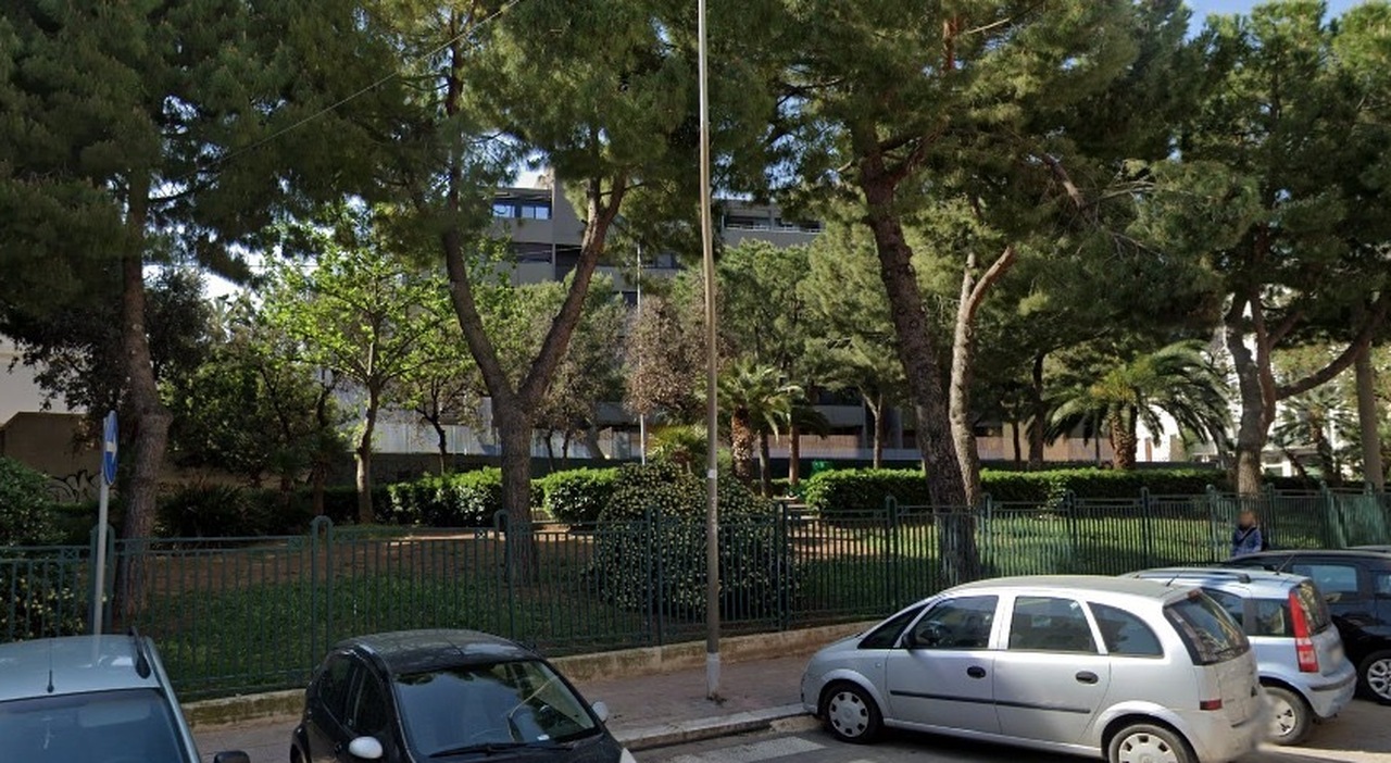 Sgomento a Bari: uomo trovato morto ai giardini pubblici Sgomento a Bari: uomo trovato morto ai giardini pubblici