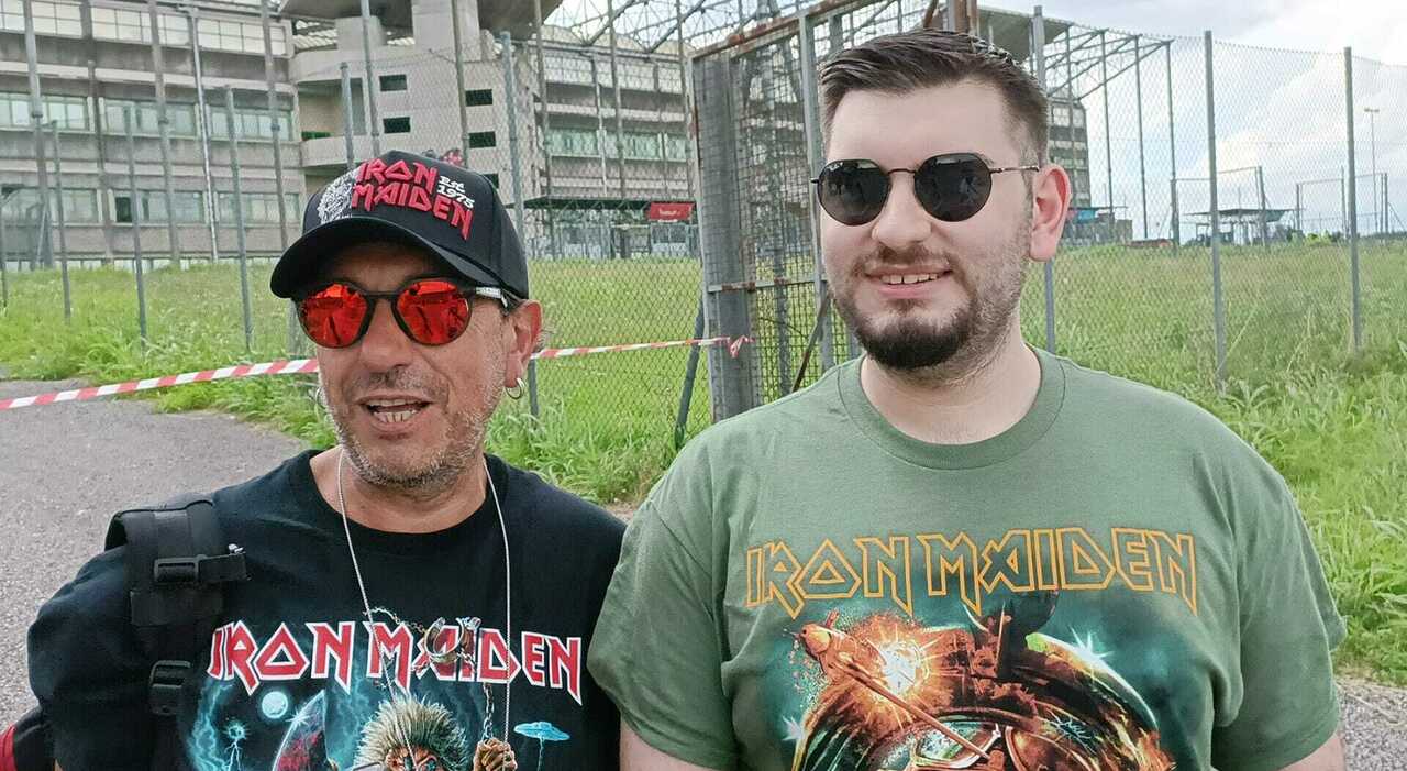 https://statics.cedscdn.it/photos/MED_HIGH/2025/07/13/8954405_13161332_iron_maiden_pioggia_attesa_ingressi_euganeo_padova.jpg