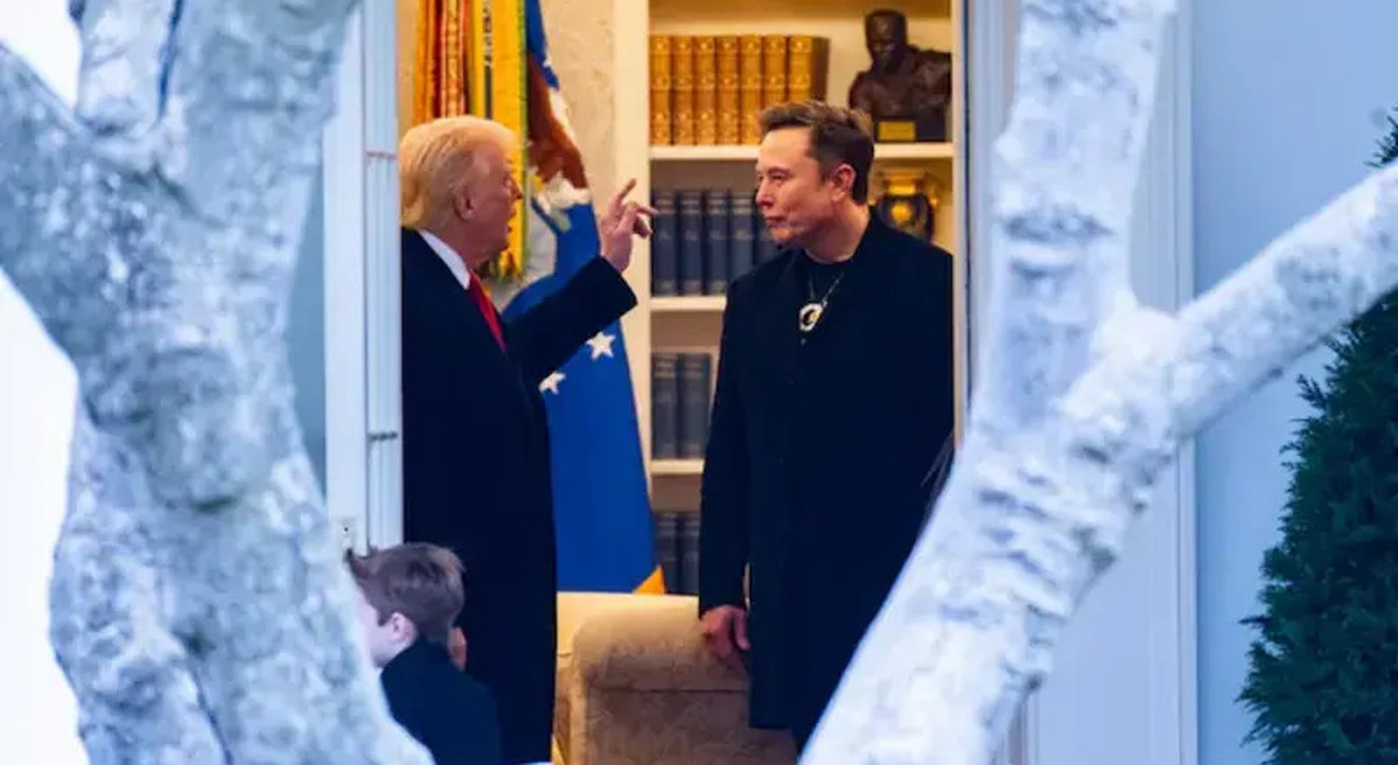 https://statics.cedscdn.it/photos/MED_HIGH/2025/07/14/8956524_14223611_caso_epstein_cosa_e_trump_musk_maga_ultime_notizie_oggi_14_7_2025.jpg