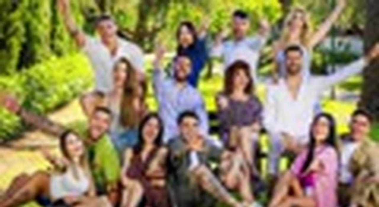 https://statics.cedscdn.it/photos/MED_HIGH/2025/07/15/8957862_poster.jpg