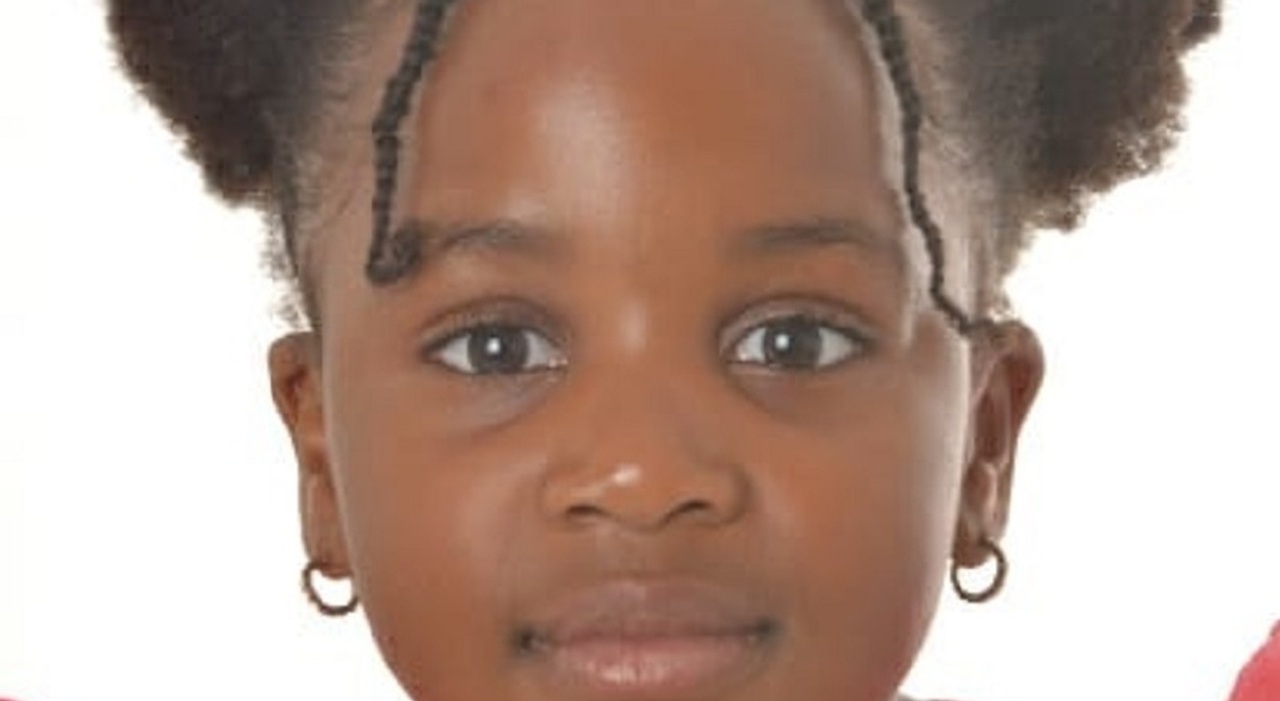 «Mamma, la testa»: France Anaelle si alza dal letto e muore a 7 anni. I?l papà: «Era il nostro angelo, tutto ci ricorderà di lei» «Mamma, la testa»: France Anaelle si alza dal letto e muore a 7 anni. I?l papà: «Era il nostro angelo, tutto ci ricorderà di lei»