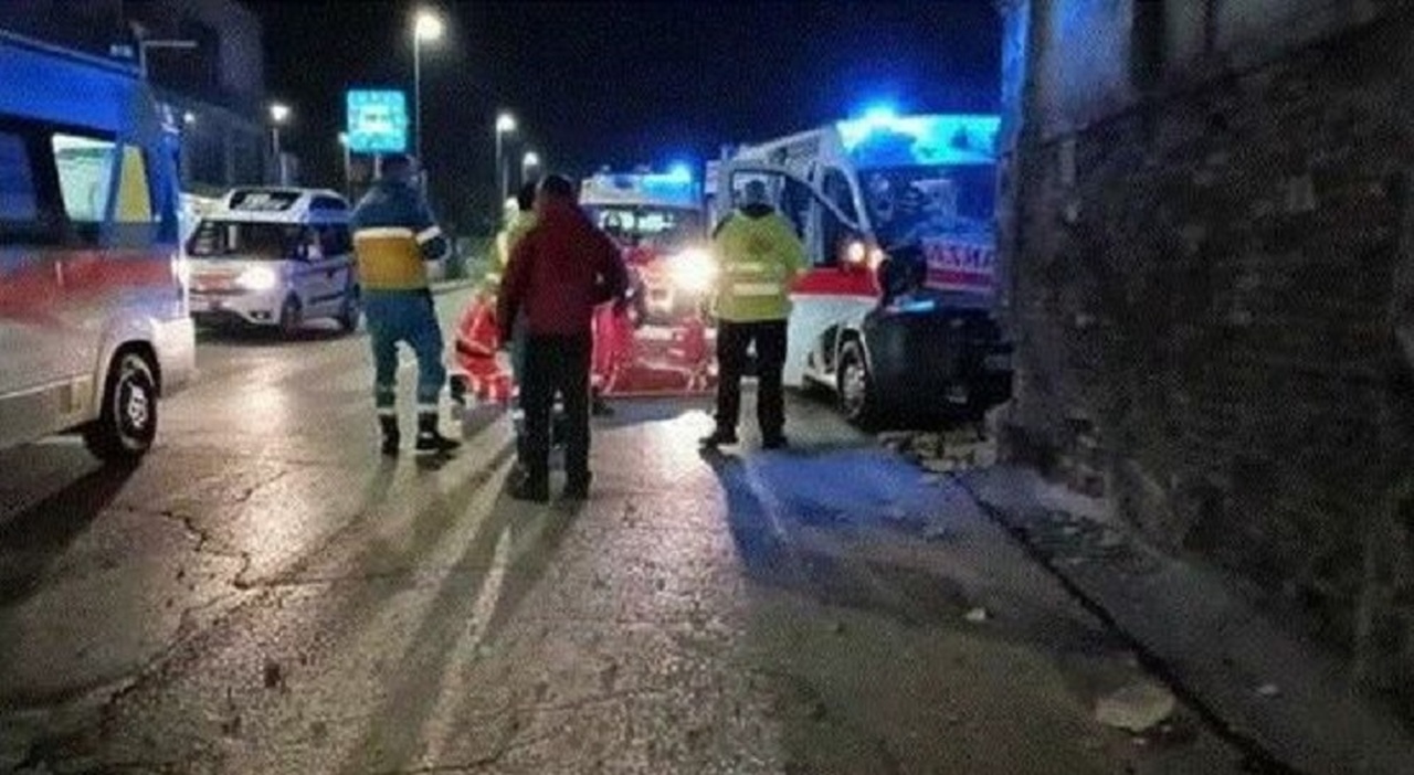 Donna precipita dal secondo piano a Roma, è in coma. Ascoltato il marito: «Litigavano perché non potevano avere figli» Donna precipita dal secondo piano a Roma, è in coma. Ascoltato il marito: «Litigavano perché non potevano avere figli»