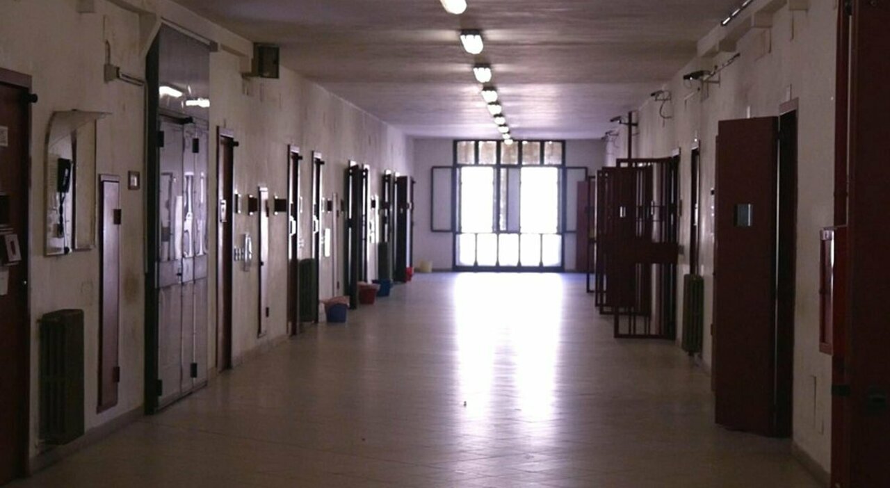 Davide Emmanuello, il boss di Cosa Nostra al 41 bis incontrerà la  fidanzata. «Può vedere una donna se è nata relazione»