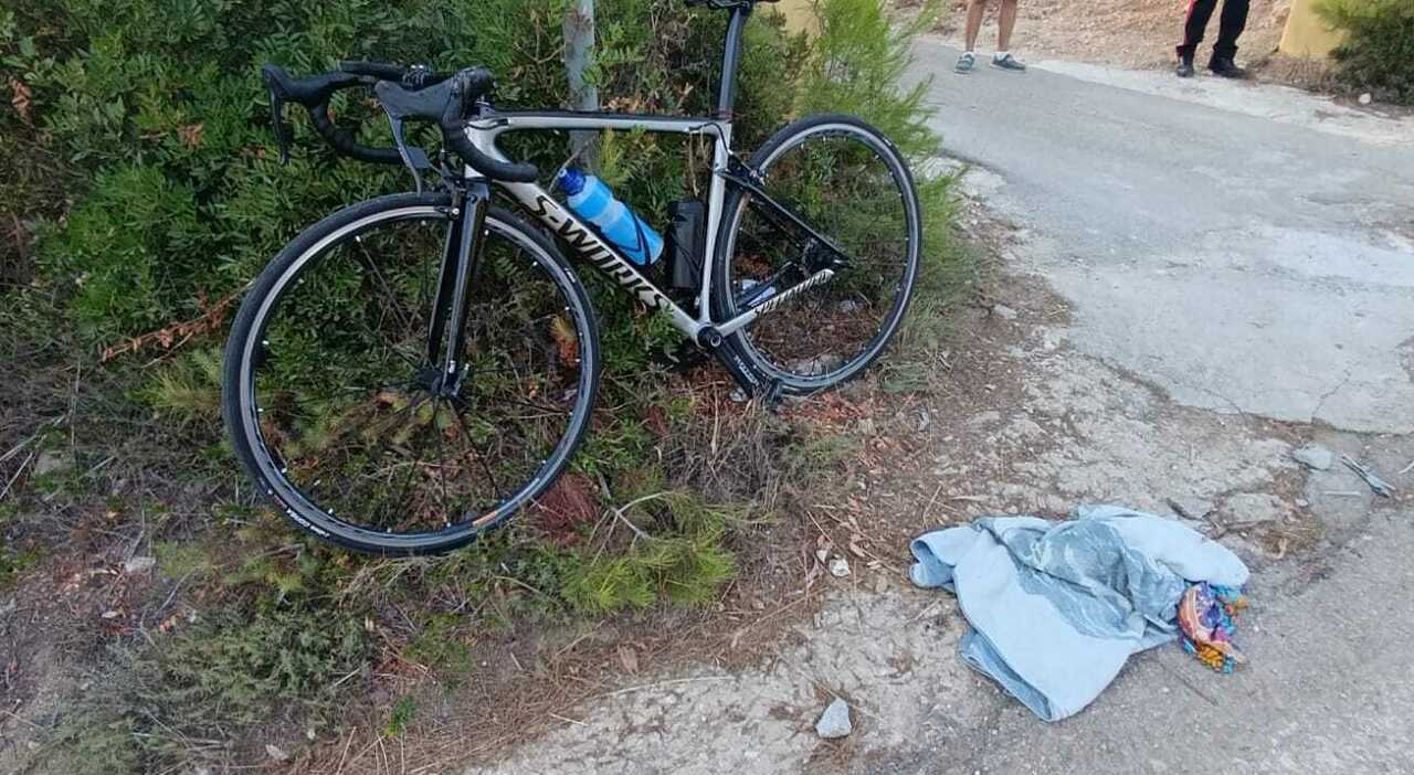Turista cade dalla bici sulla via per il mare e finisce in ospedale: è grave Turista cade dalla bici sulla via per il mare e finisce in ospedale: è grave