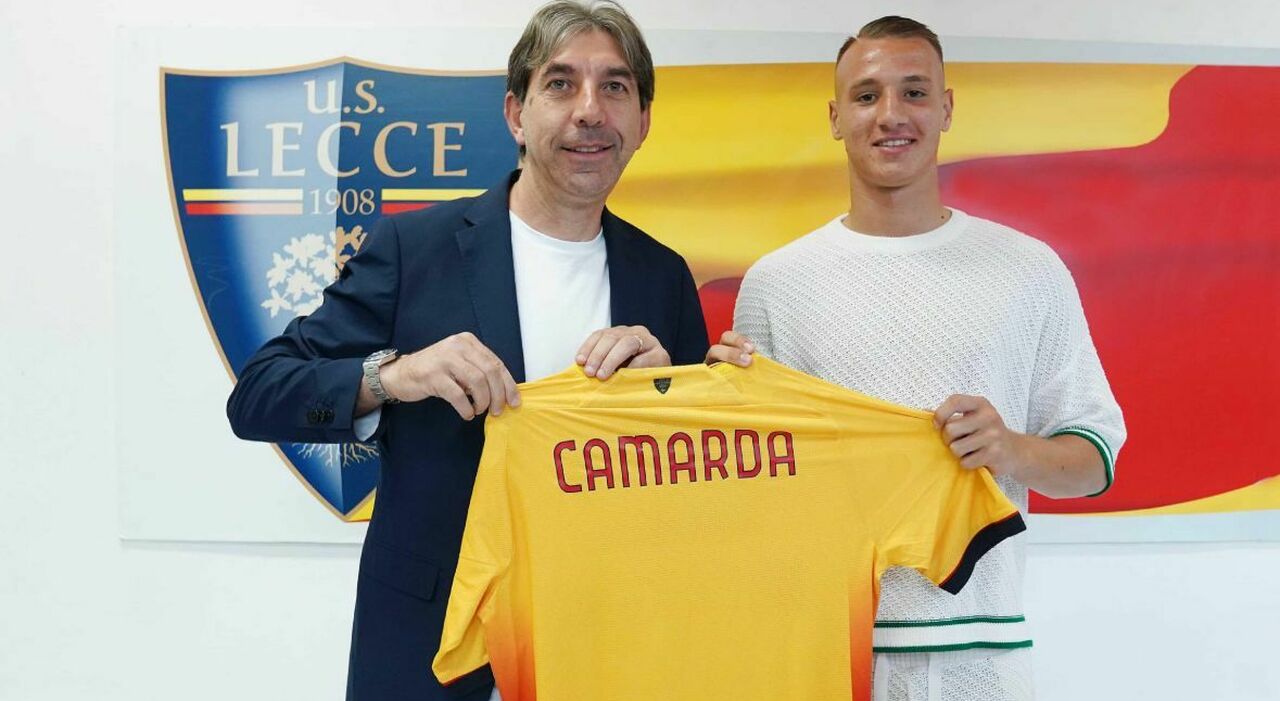 Camarda, pensiero stupendo: "Ho scelto il Lecce perché qui avrò la possibilità di affermarmi in serie A" Camarda, pensiero stupendo: "Ho scelto il Lecce perché qui avrò la possibilità di affermarmi in serie A"