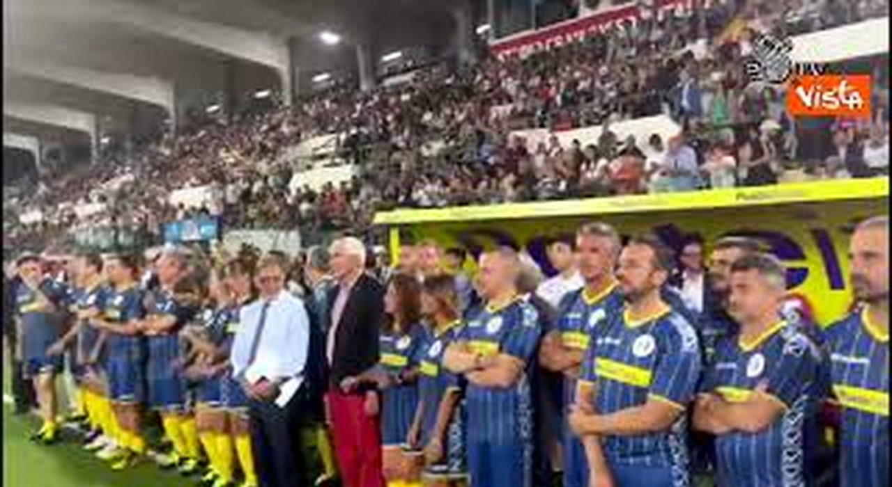 https://statics.cedscdn.it/photos/MED_HIGH/2025/07/16/8960065_poster.jpg