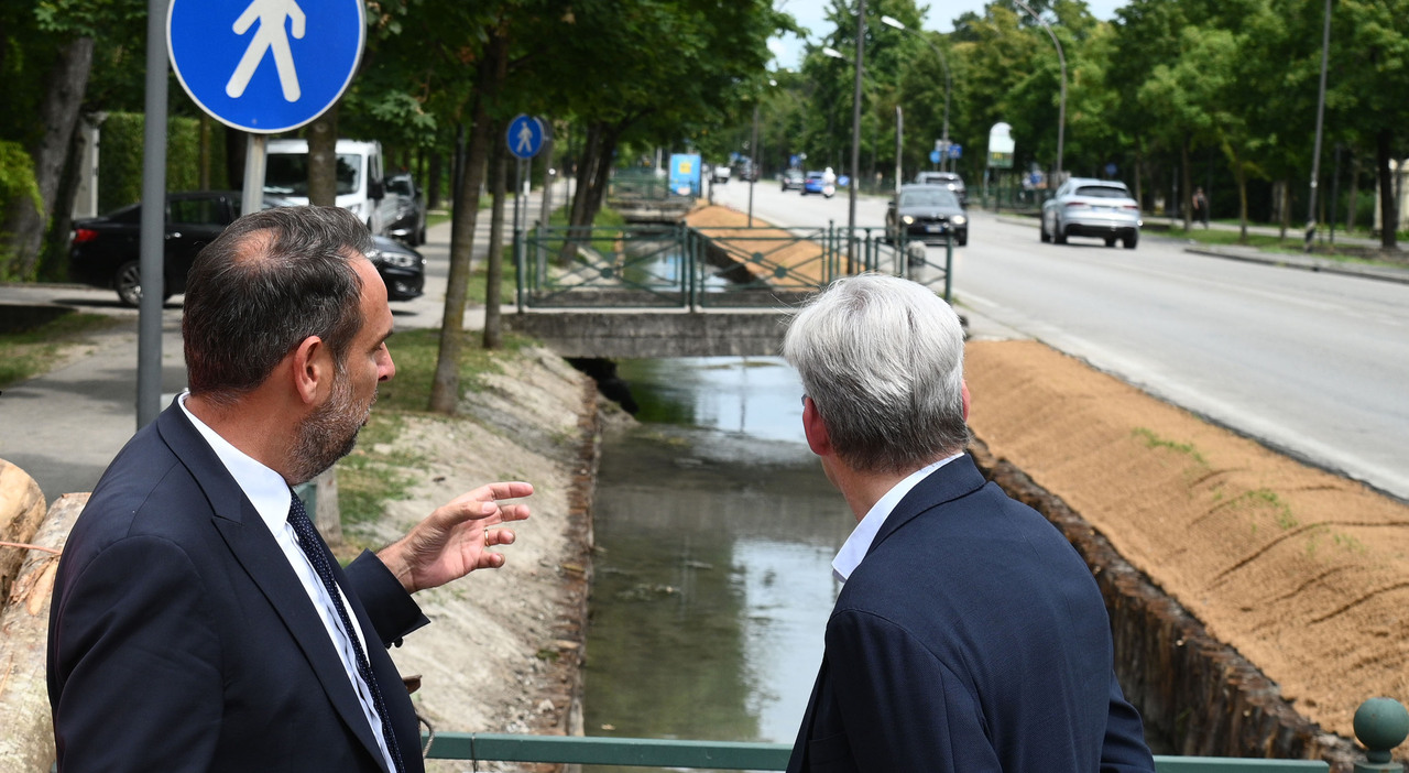 https://statics.cedscdn.it/photos/MED_HIGH/2025/07/16/8960300_16192620_viale_vittorio_veneto.jpg