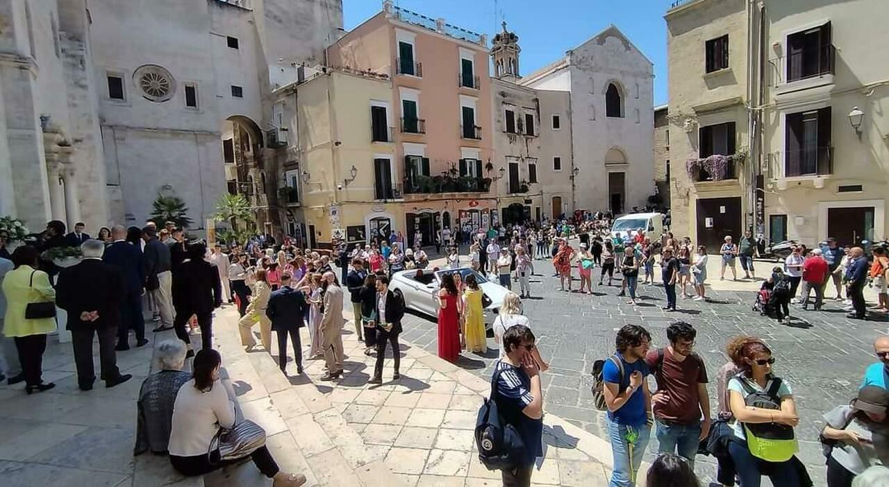Sovraffollamento e affitti brevi. Luci e ombre del turismo: il report Sovraffollamento e affitti brevi. Luci e ombre del turismo: il report